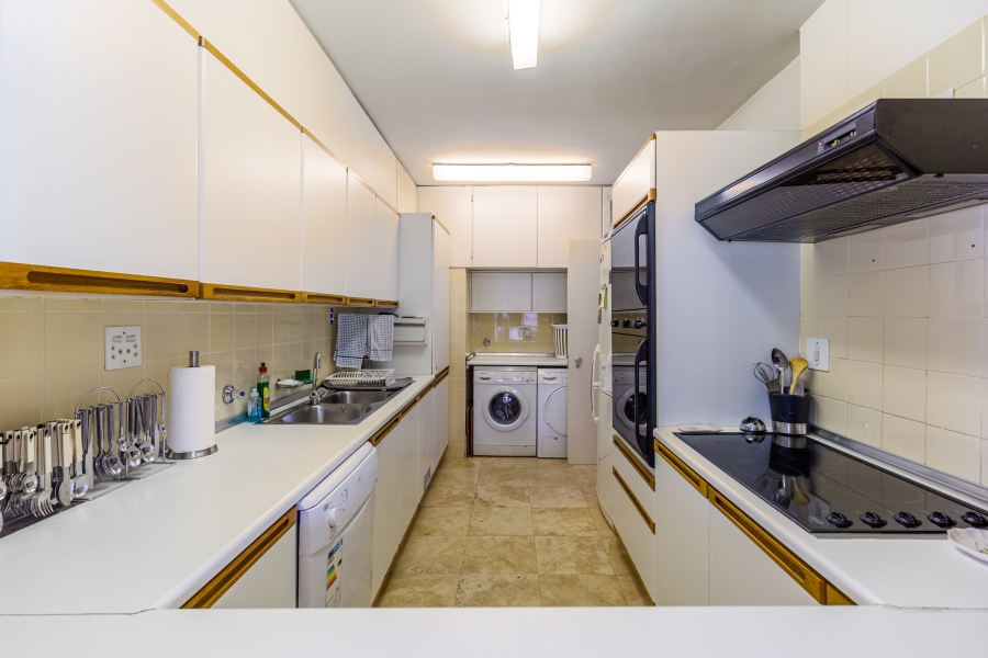 To Let 3 Bedroom Property for Rent in Sea Point Western Cape